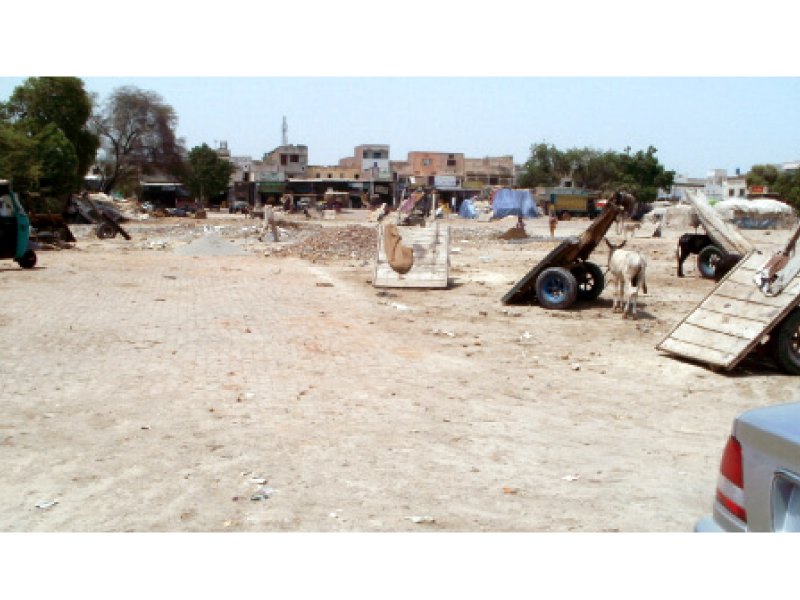 bahawalpur s grain market falling apart without govt attention