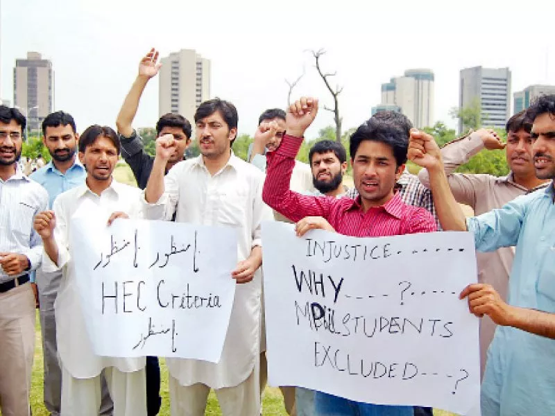 the students outside the press club photo muhammad javaid express the students outside the press club photo muhammad javaid express