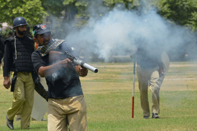lahore clash ig punjab says cannot arrest policemen for firing lahore clash ig punjab says cannot arrest policemen for firing