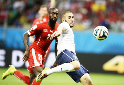 deschamps hails top notch benzema