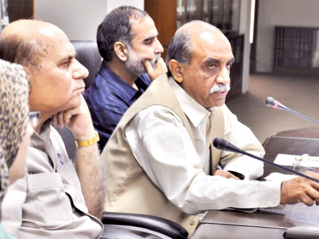 former secretary water and power ashfaq mahmood speaks at the seminar photo express former secretary water and power ashfaq mahmood speaks at the seminar photo express