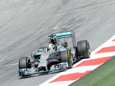 mercedes to avoid making hasty predictions