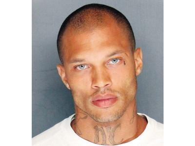 move over selfies bring on mug shots