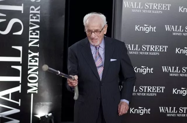 us actor eli wallach dead at 98 report us actor eli wallach dead at 98 report