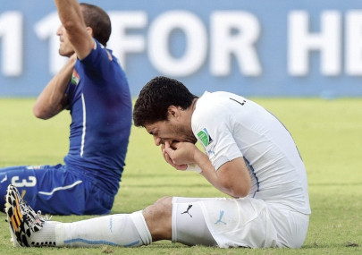 fifa to investigate suarez chiellini incident