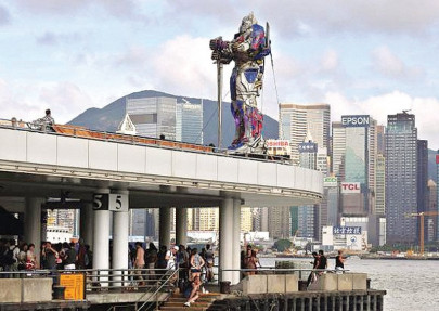 transformers raid hong kong in age of extinction