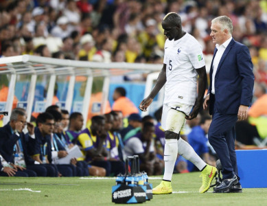 didier deschamps shrugs off lack of goals