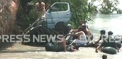 2 women killed as van falls into river kabul in peshawar