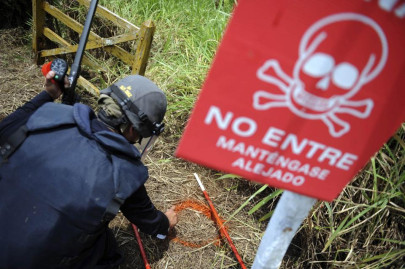 us finally says no to anti personnel landmines