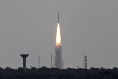 india hails rocket cheaper than hollywood film gravity