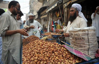setting an example okara dco removed over shoddy ramazan bazaar arrangements setting an example okara dco removed over shoddy ramazan bazaar arrangements