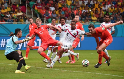 netherlands deal costa rica a krul hand to march into world cup semis