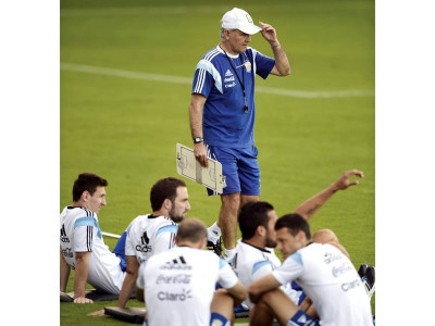 alejandro sabella working his magic