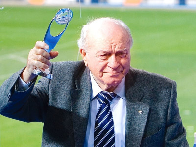 spaniards mourn madrid hero alfredo di stefano