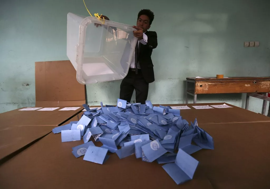 islamabad urges peaceful solution of afghan poll row islamabad urges peaceful solution of afghan poll row