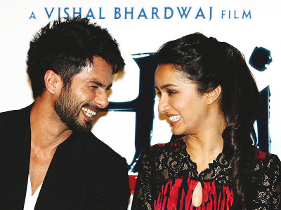 spotted shraddha and shahid kapoor spotted shraddha and shahid kapoor
