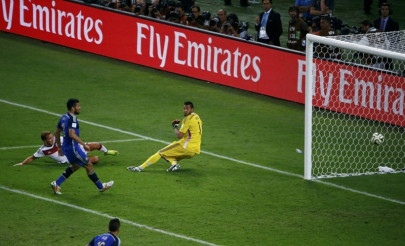 dreams shattered goetze strikes as germany win world cup dreams shattered goetze strikes as germany win world cup