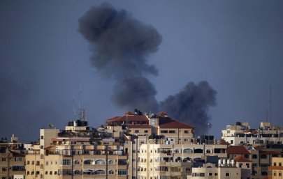 israel keeps up gaza attack despite world calls for calm