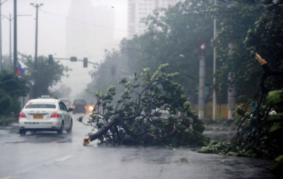 deadly typhoon shuts down philippine capital
