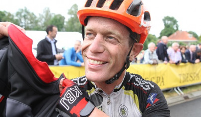 dutch cyclist escapes death twice after changing flights from mh17 and mh370