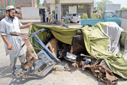 explosion cng cylinder blast kills four injures three