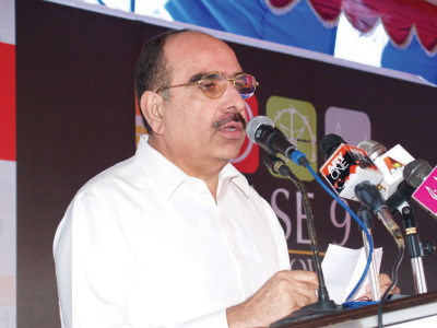 philanthropy malik riaz donates rs100 million to cm for idps philanthropy malik riaz donates rs100 million to cm for idps