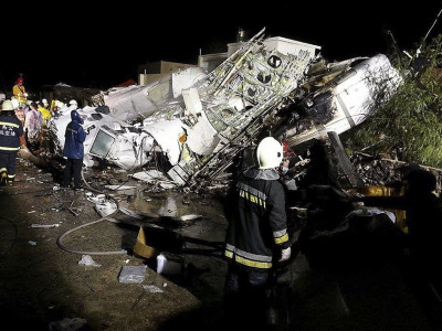 transasia airways plane crashes in typhoon hit taiwan killing 47