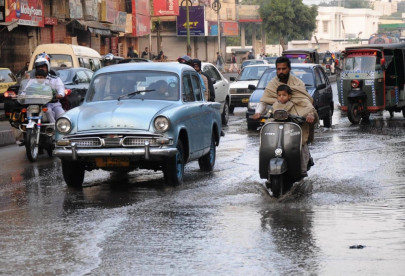 karachi rain it s lights out for the city of lights