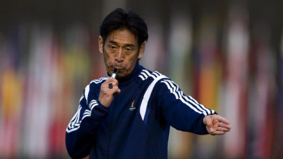 controversial japanese referee hits back controversial japanese referee hits back