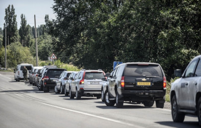 kiev wrests partial control of mh17 crash site