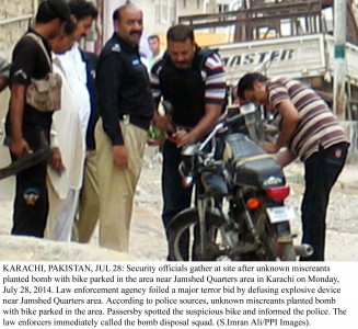 explosive attempt bomb successfully defused outside police station