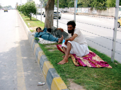 street life living on the dividing line