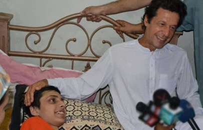 a day after meeting his hero imran khan s biggest fan passes away