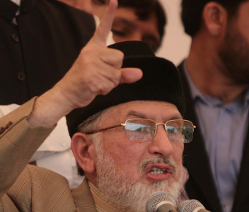 punjab govt registers fir against qadri for inciting violence punjab govt registers fir against qadri for inciting violence