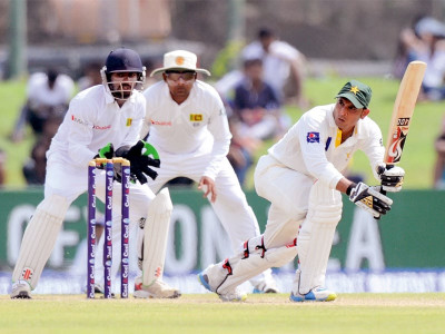 pakistan seize control of first sri lanka test