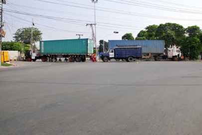 tense stand off police pat activists locked in confrontation