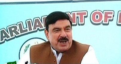 sheikh rasheed urges imran qadri to join forces against pml n