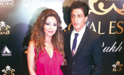 spotted shahrukh khan in dubai to promote royal estate