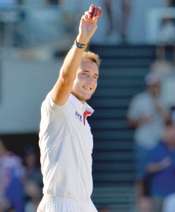 six wicket broad to undergo knee surgery