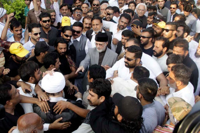 revolution march govt may allow qadri but not minus curbs revolution march govt may allow qadri but not minus curbs