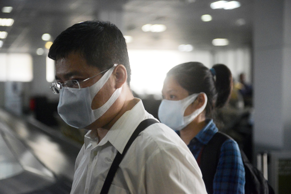 eight chinese quarantined as panic grips ebola hit west africa