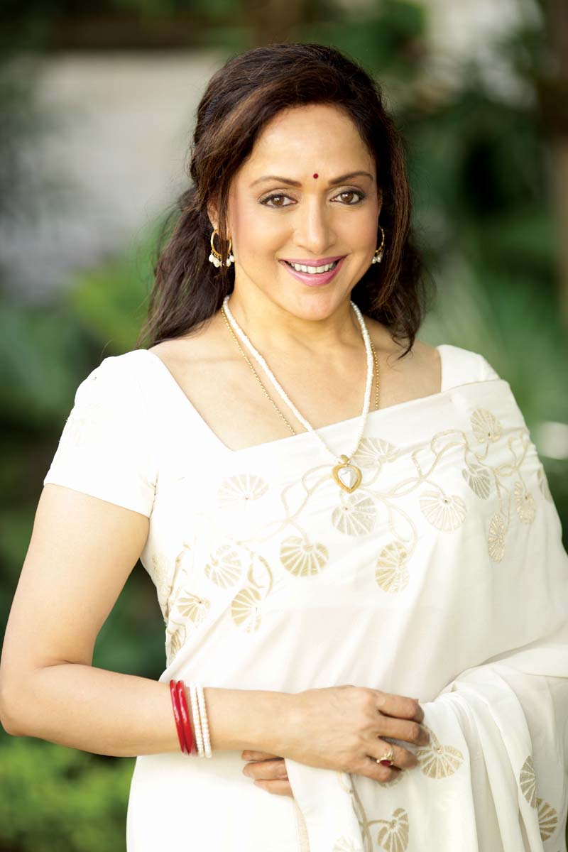 Hema Malini Xxx Hot Video - Bollywood's Dream Girl to make a comeback