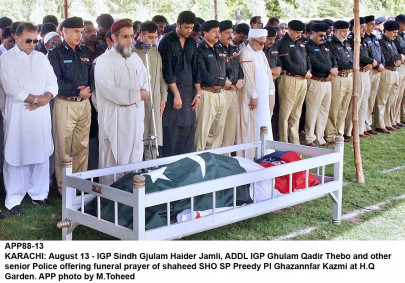 shot dead four men were waiting outside station for preedy sho before he was shot