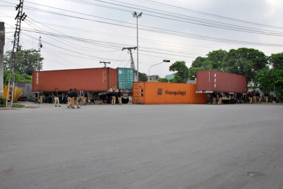 lhc orders punjab govt to remove containers lhc orders punjab govt to remove containers