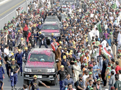 qadri s path clear as his juggernaut heads to islamabad qadri s path clear as his juggernaut heads to islamabad