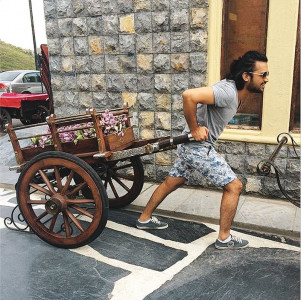 100happydays atif aslam recreates man push cart 100happydays atif aslam recreates man push cart