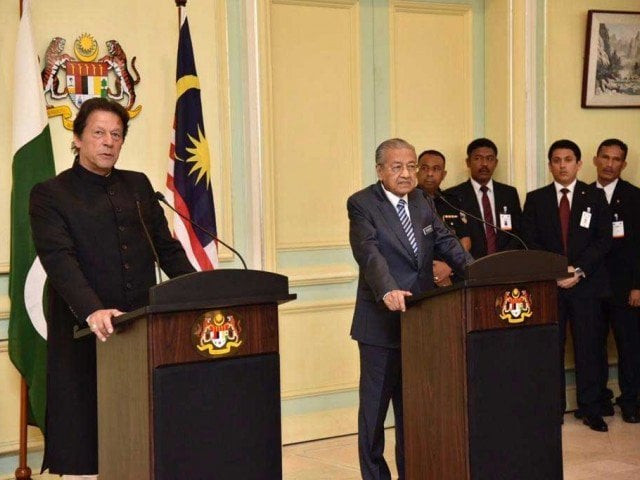 pm imran malaysian pm mahatir address joint press conference photo radio pakistan pm imran malaysian pm mahatir address joint press conference photo radio pakistan