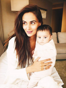 100happydays mehreen syed with her daughter 100happydays mehreen syed with her daughter