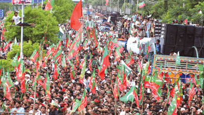 double dharna little presence from balochistan sindh at sit ins