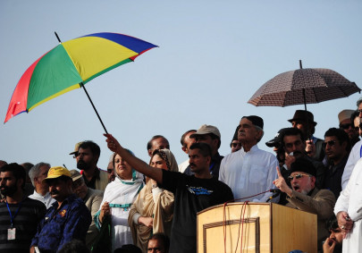 qadri claims govt will end soon promises to eradicate graft from country qadri claims govt will end soon promises to eradicate graft from country